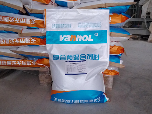 4%乳豬復(fù)合預(yù)混合飼料（P740）